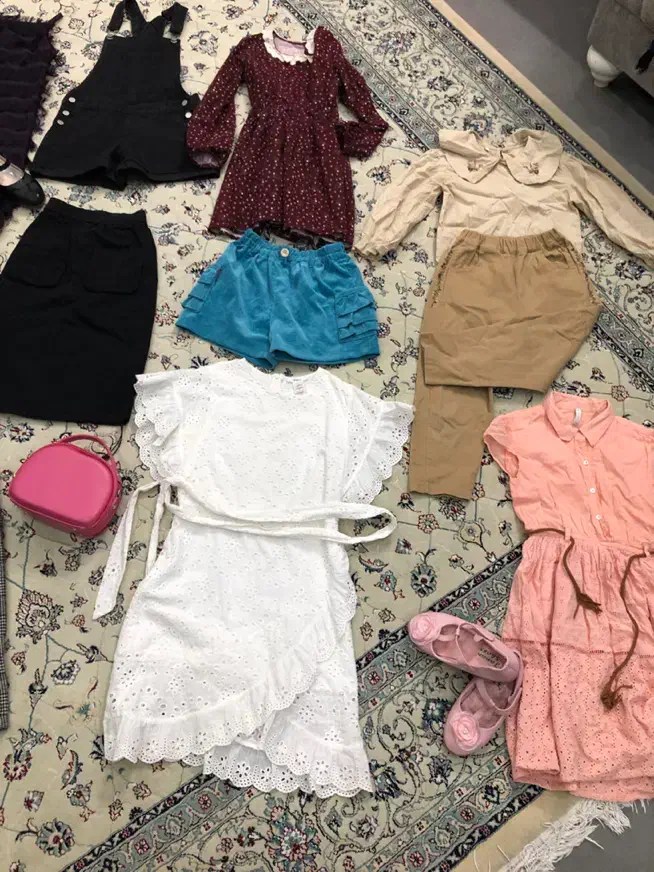 تعدادی لباس دخترانه حدود ۹سال|کفش و لباس بچه|شیراز, شهرک گلدشت محمدی|دیوار