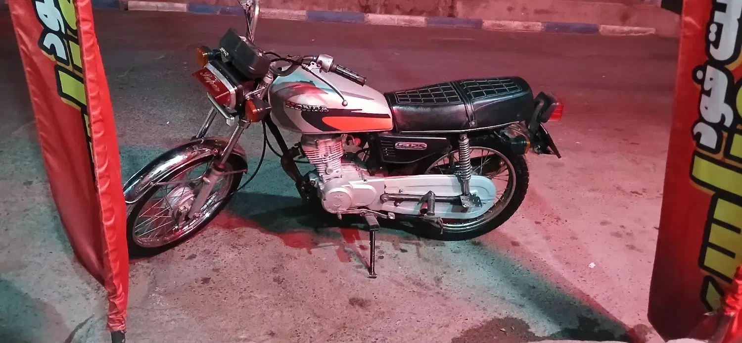 هندا ۱۲۵مدل ۸۸|موتورسیکلت|رباط‌کریم, نصیرشهر|دیوار