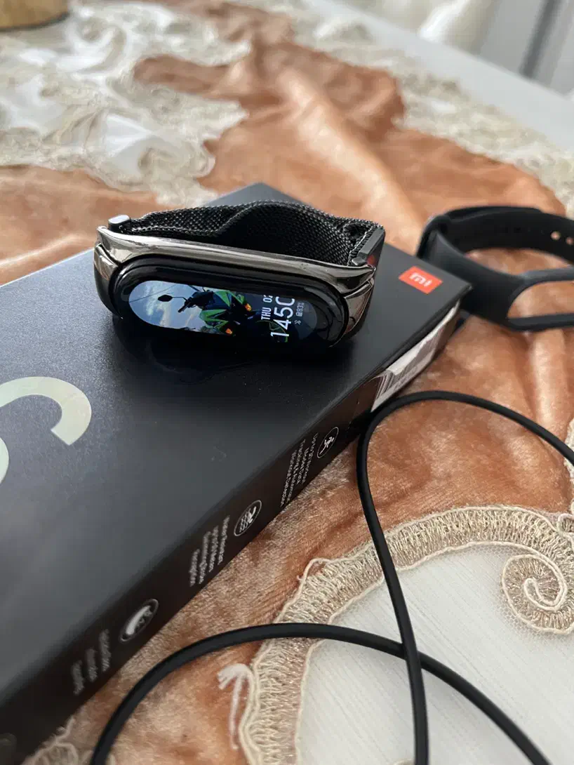 ساعت هوشمند|ساعت|هشتگرد, هشتگرد قدیم|دیوار