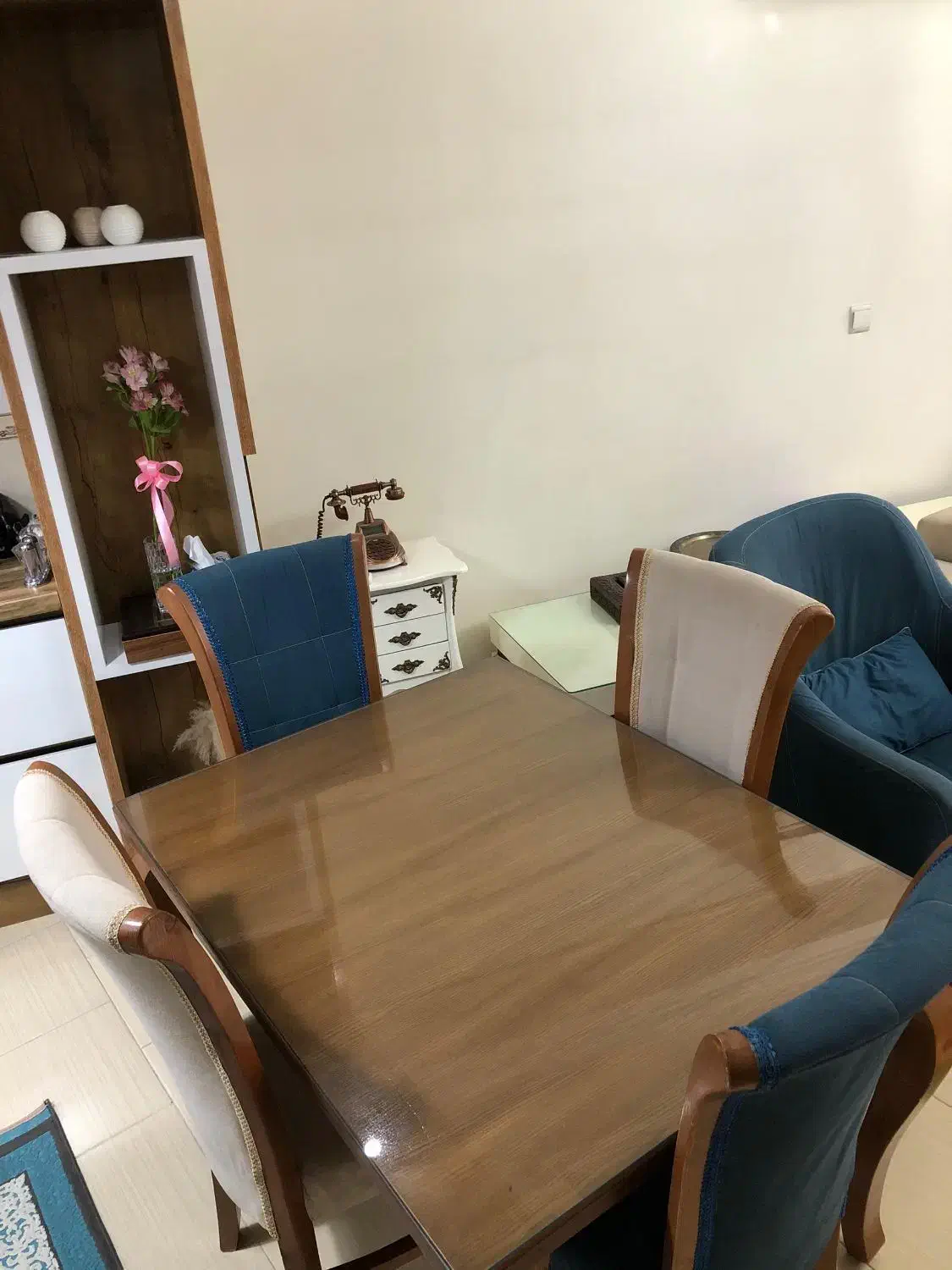 میز ناهار خوری ۴ نفره (میز بزرگ) در حد نو|میز و صندلی غذاخوری|قائم‌شهر, |دیوار