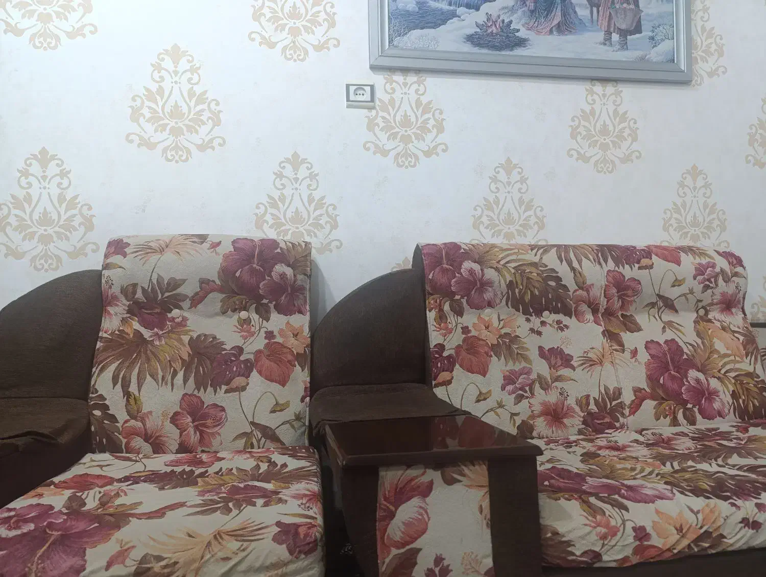 مبل|مبلمان خانگی و میز عسلی|ایوان, |دیوار