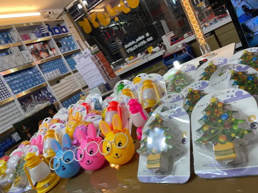 چراغ خوابای جذاب در مدلهای مختلف با قیمت مناسب|چراغ خواب و آباژور|ملایر, |دیوار