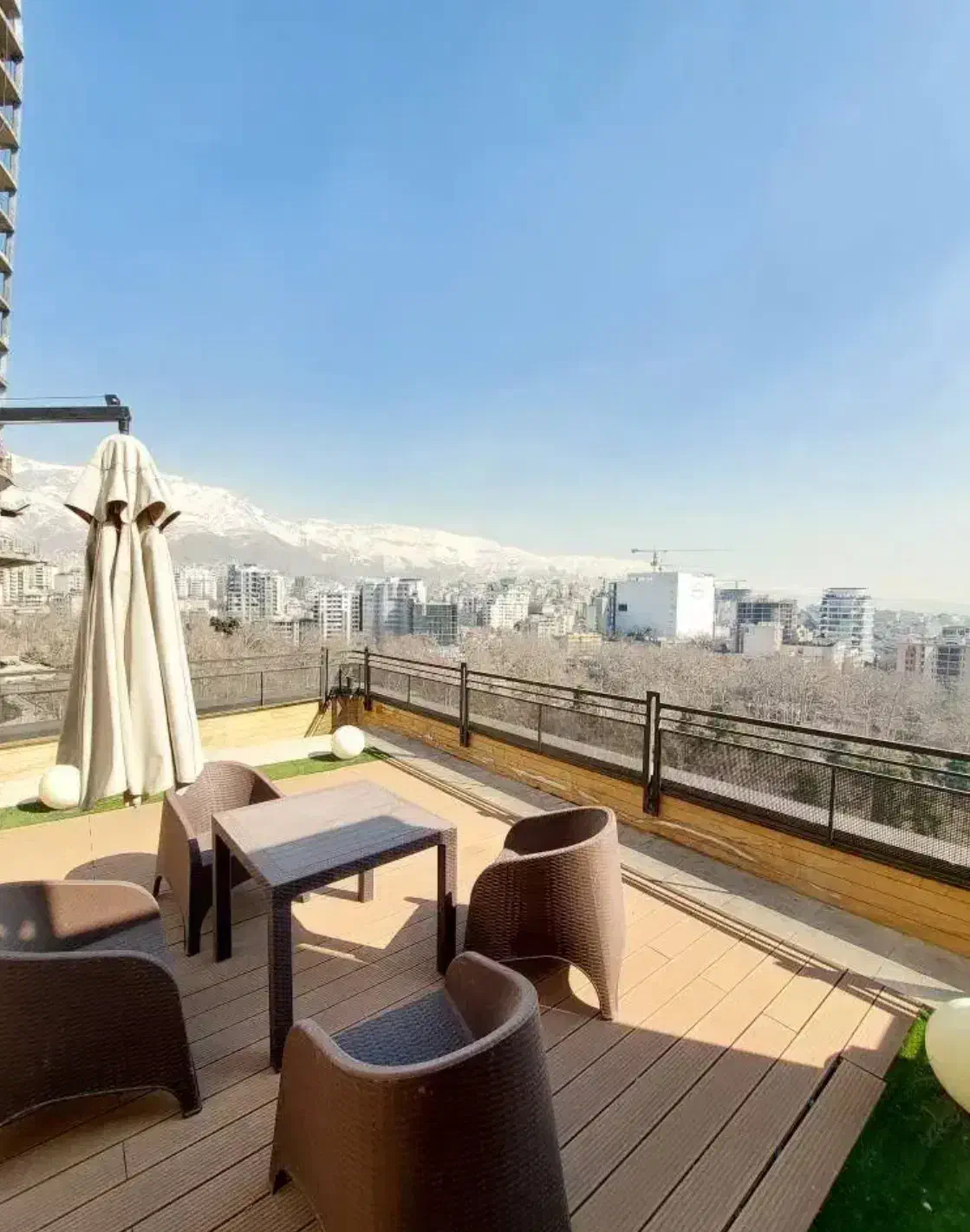 ۴۰۰متر+۴۰مترتراس+سوییت+ویو.     کلیدنخورده ابرسازه