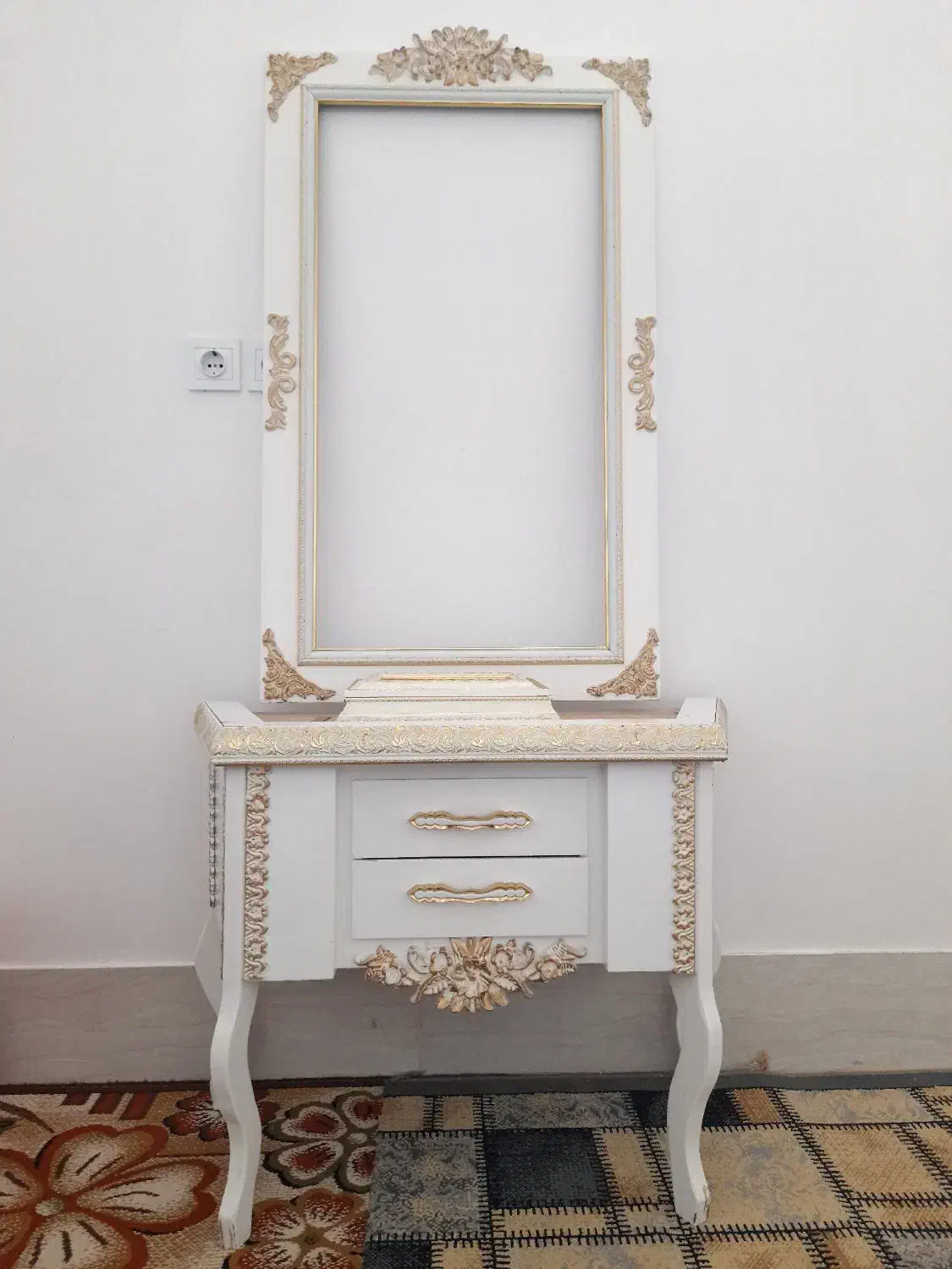 میز آینه و شمعدان|آینه|بیرجند, |دیوار