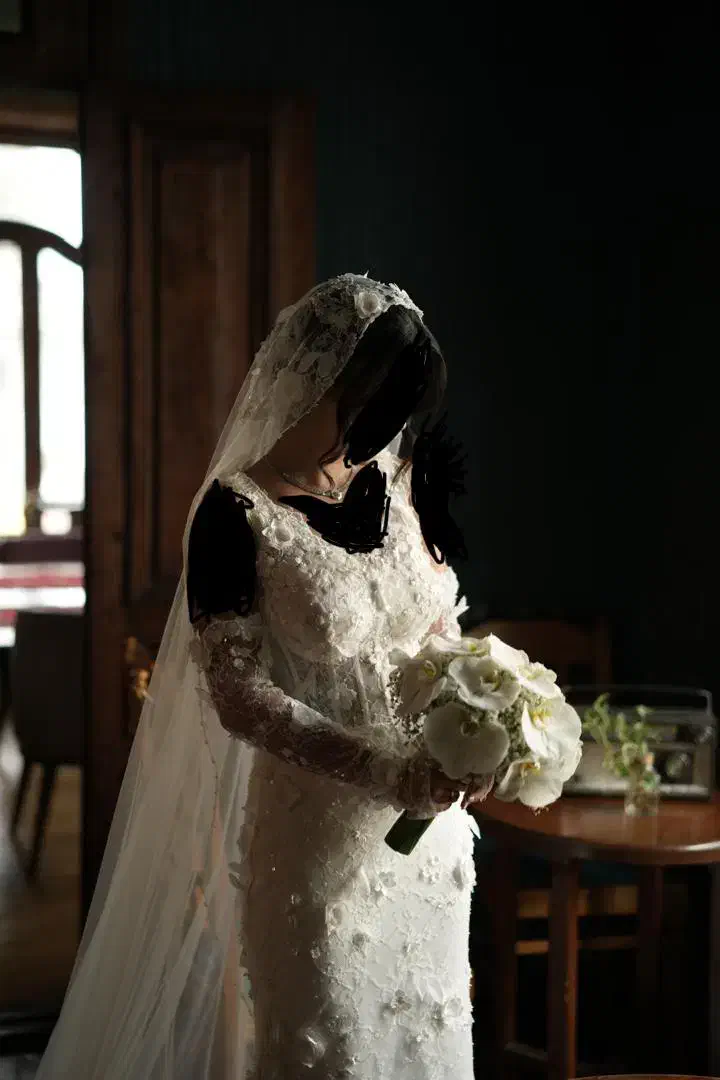 لباس عروس|لباس|رشت, معلم|دیوار