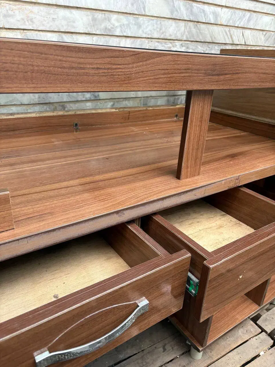 میز مغازه MDF با ویترین شیشهای آماده استفاده|فروشگاه و مغازه|بابل, |دیوار