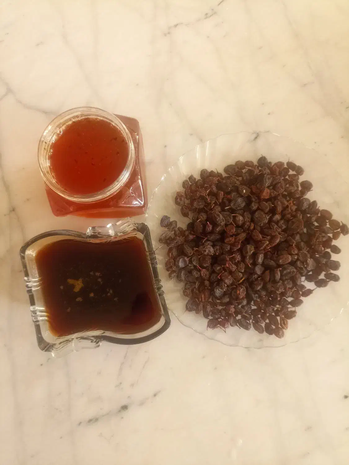 کشمش آفتابی ،شیره انگور ،عسل  تاکستان|خوردنی و آشامیدنی|تاکستان, |دیوار