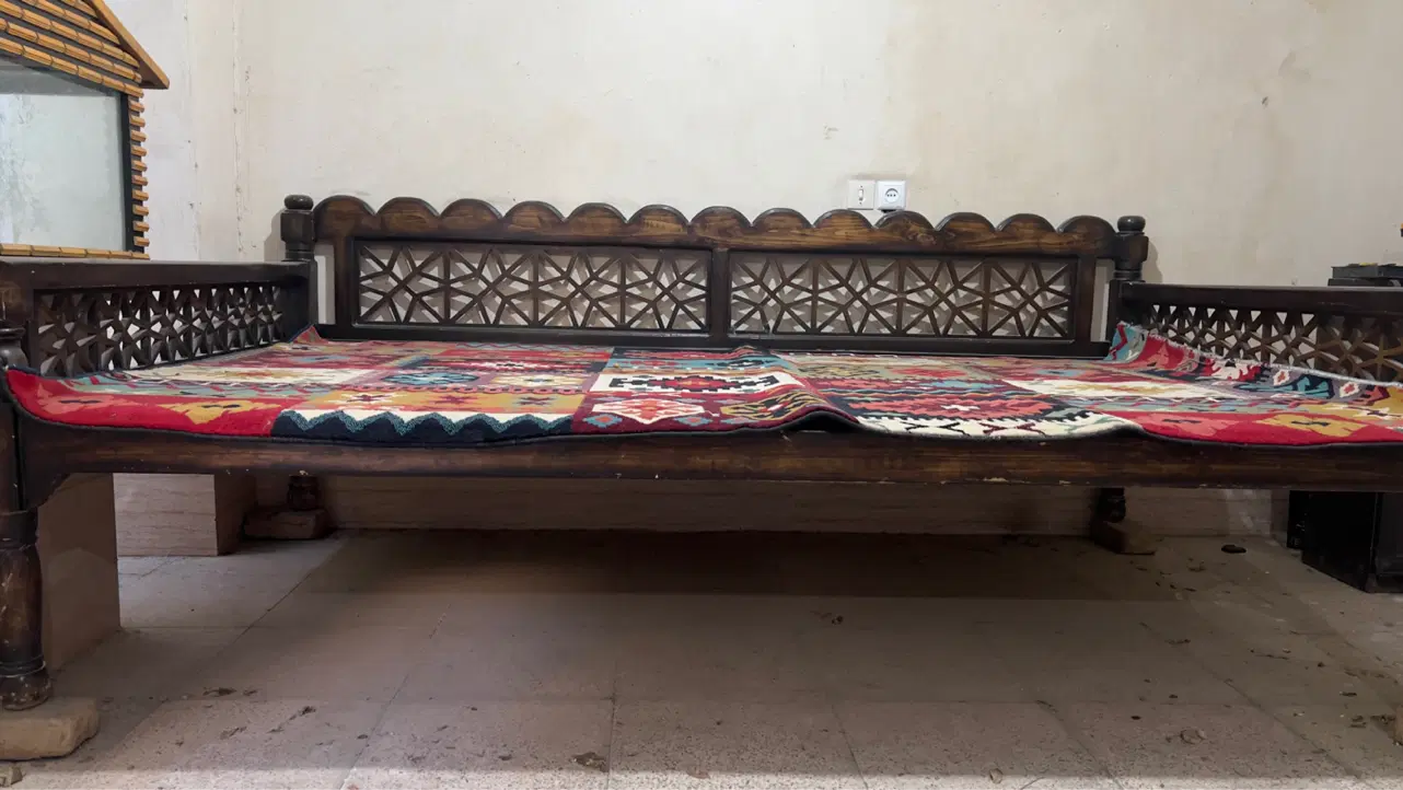 تخت سنتی|صندلی و نیمکت|قرچک, پارس سرام|دیوار