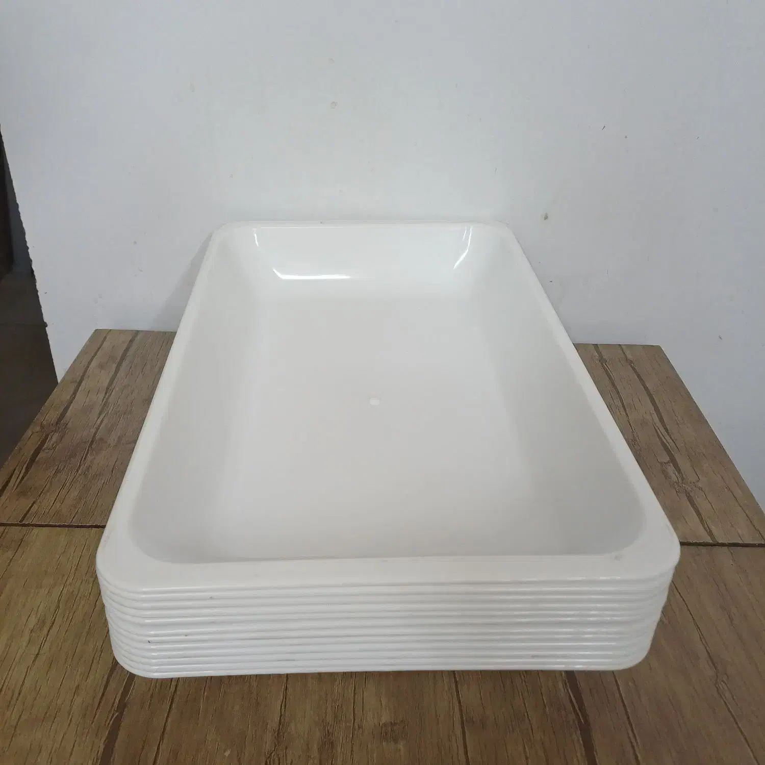 ظرف (سینی پلاستیکی محکم) برای ناگت سوخاری استفاده|ظروف نگهدارنده، پلاستیکی، یک‌بارمصرف|اندیشه, اندیشه فاز ۳|دیوار