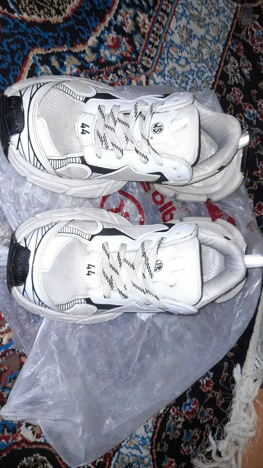 کفش بالنسیاگا|کیف، کفش، کمربند|اهواز, کمپلو جنوبی|دیوار