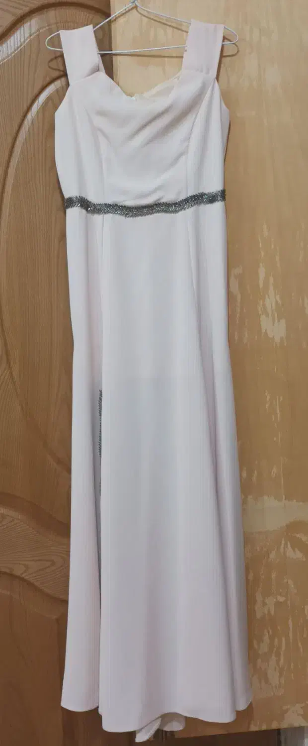 لباس مجلسی|لباس|بندر انزلی, مسکن مهر|دیوار