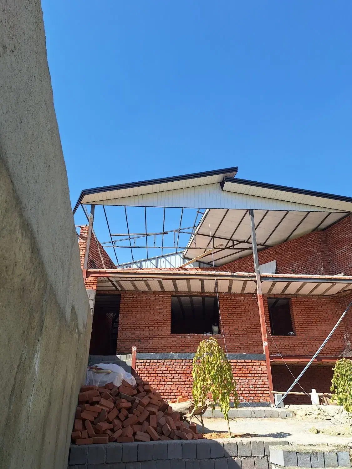 اجرا وطراحی انواع. سقف شیروانی وبتنی و..|خدمات پیشه و مهارت|همدان, |دیوار