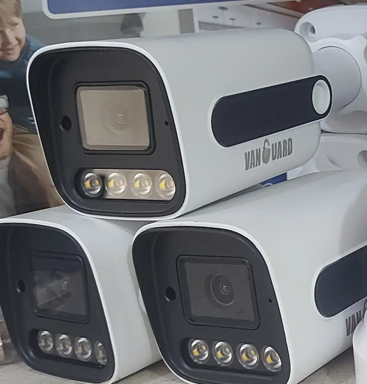 پک کامل ۴ دوربین مداربسته + تجهیزات|دوربین مداربسته|اصفهان, سروستان|دیوار