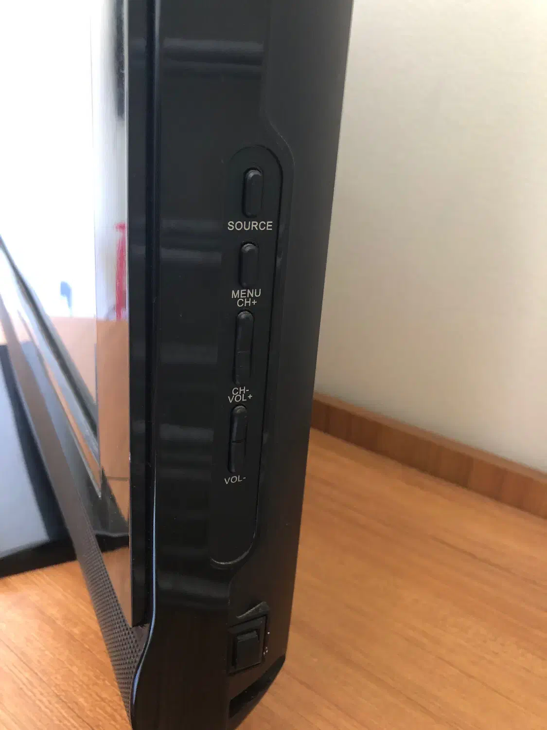 تلویزیون ال سی دی ۳۲ اینچ|تلویزیون و پروژکتور|کیش, |دیوار