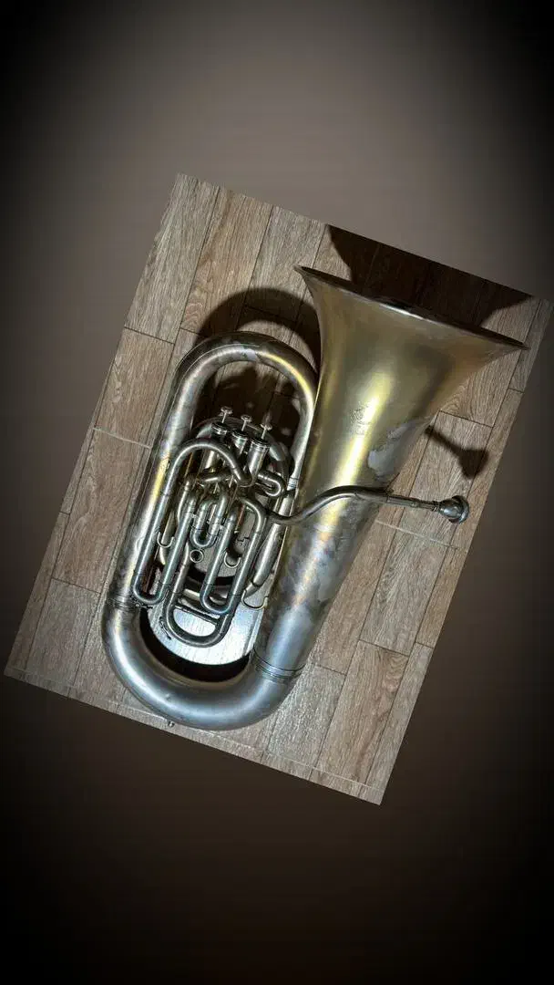 توبا باس|سازهای بادی|شیراز, ملاصدرا|دیوار