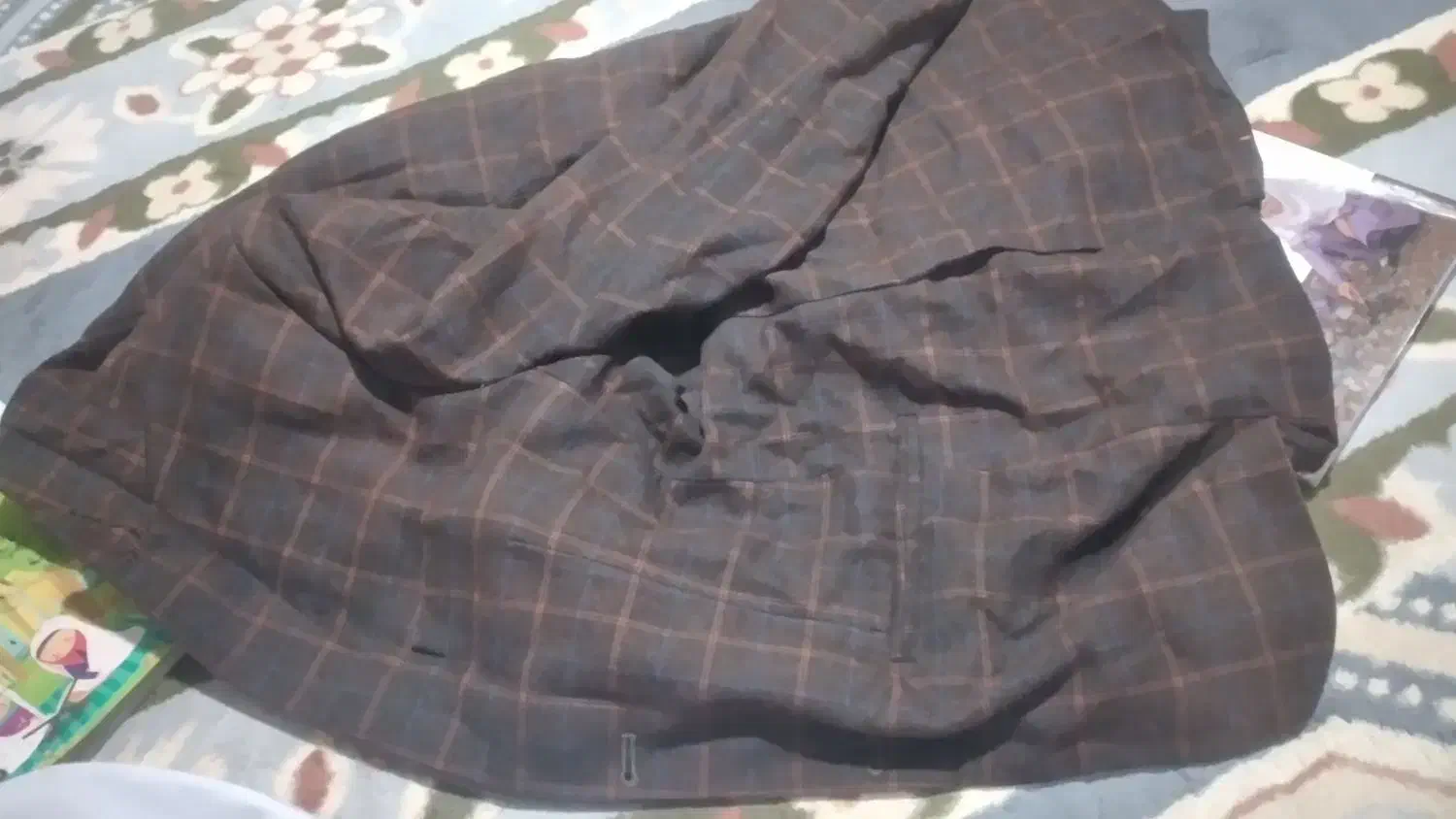 کاپشن میرجاوه|لباس|میرجاوه, |دیوار