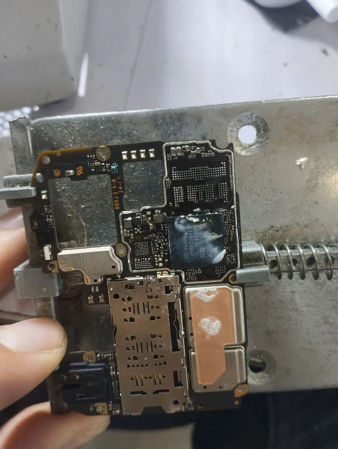 تعمیرات تخصصی آیفون موبایل و لب تاپ|خدمات رایانه‌ای و موبایل|قزوین, |دیوار