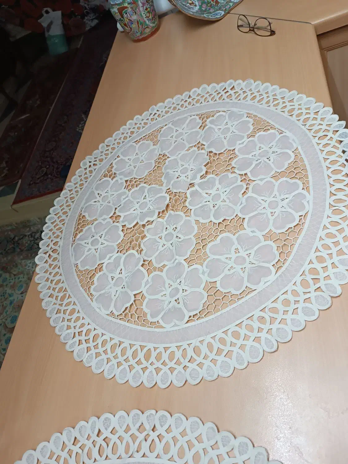 رومیزی|پرده، رانر، رومیزی|قم, طلاب غیر ایرانی|دیوار