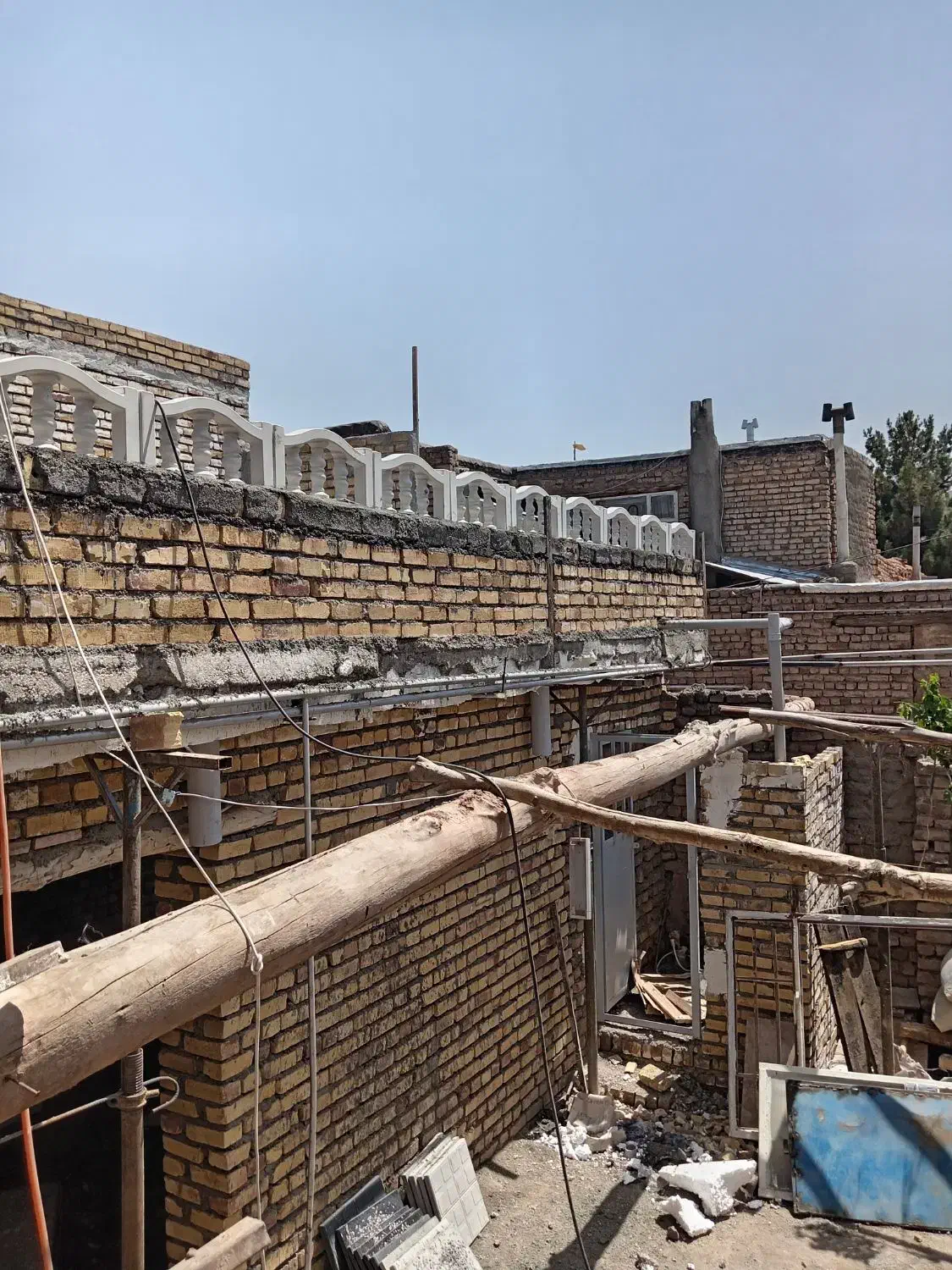 بنایی کاشی ایزوگام و جوشکاری لوله کشی|خدمات پیشه و مهارت|تربتحیدریه, سرمحله|دیوار