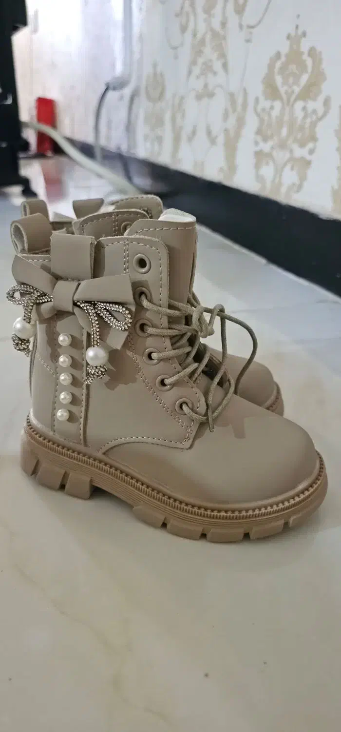 نیم بوت وارداتی دخترانه|کفش و لباس بچه|تهران, نازیآباد|دیوار