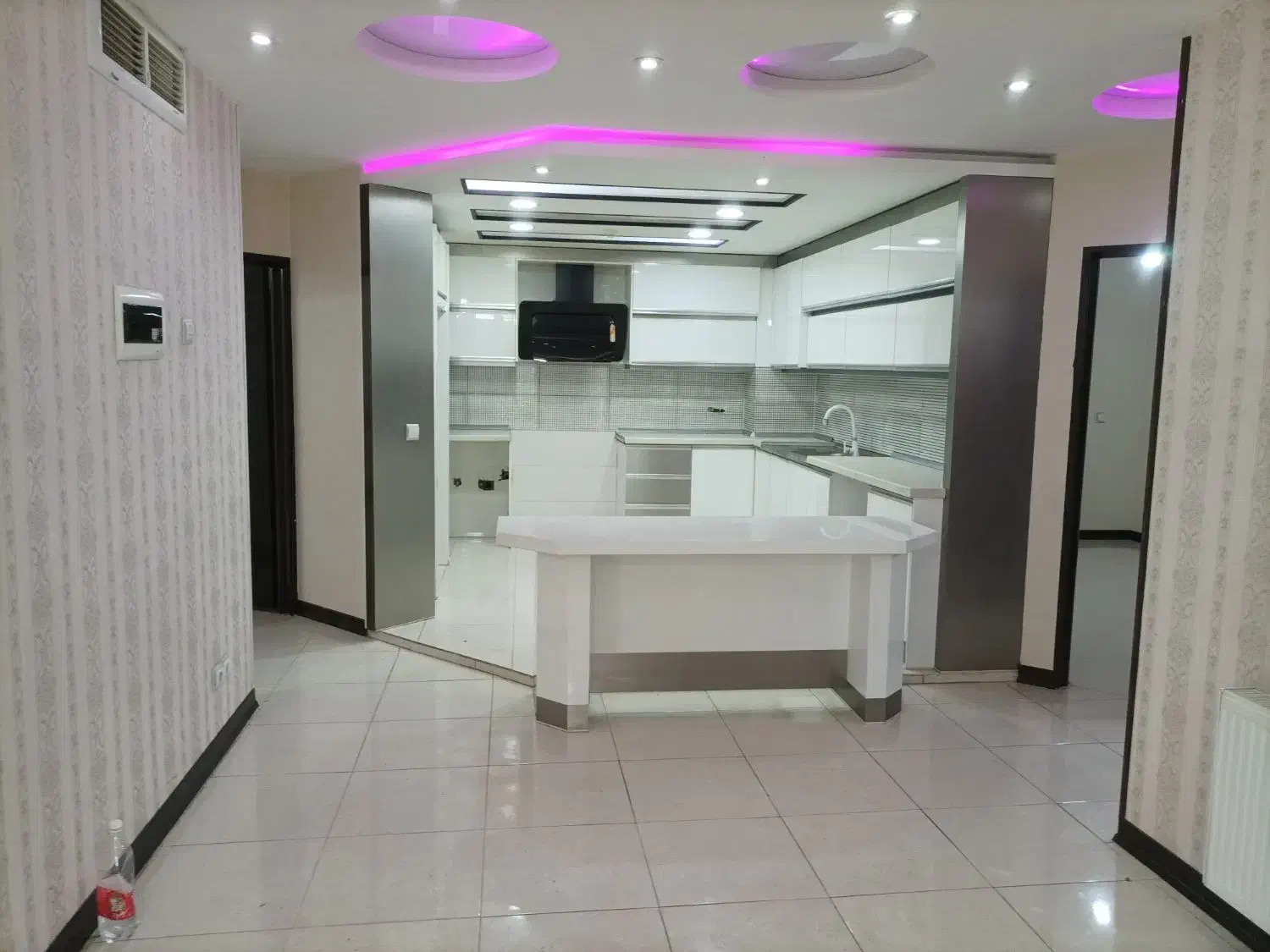 آپارتمان سه خوابه دوطرفه نور|فروش آپارتمان|اصفهان, برازنده|دیوار