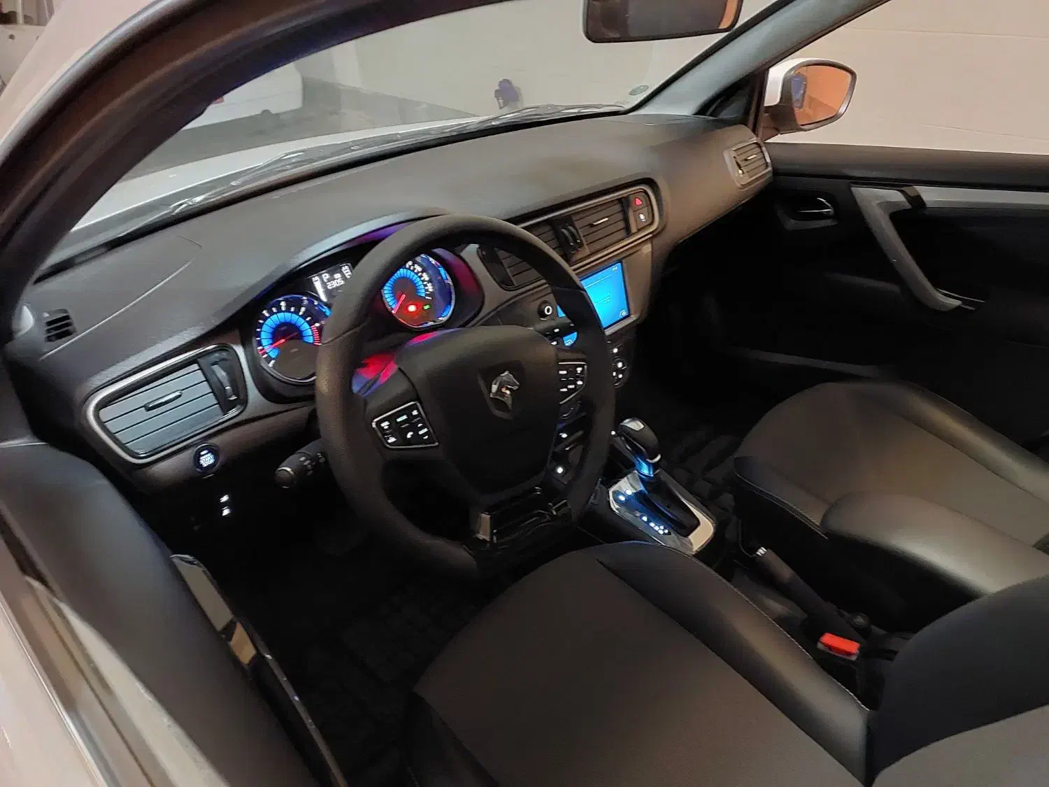 تارا اتوماتیک مدل ۱۴۰۱|خودرو سواری و وانت|شیراز, ریشمک|دیوار