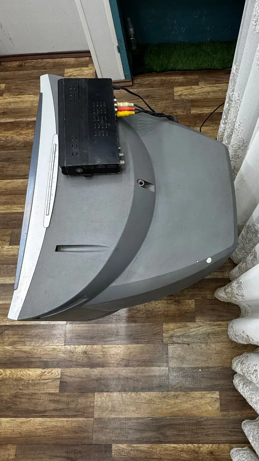 تلویزیون Sony سالم و بدون تعمیر/ همراه ست‌تا‌باکس|تلویزیون و پروژکتور|رشت, صفاری|دیوار