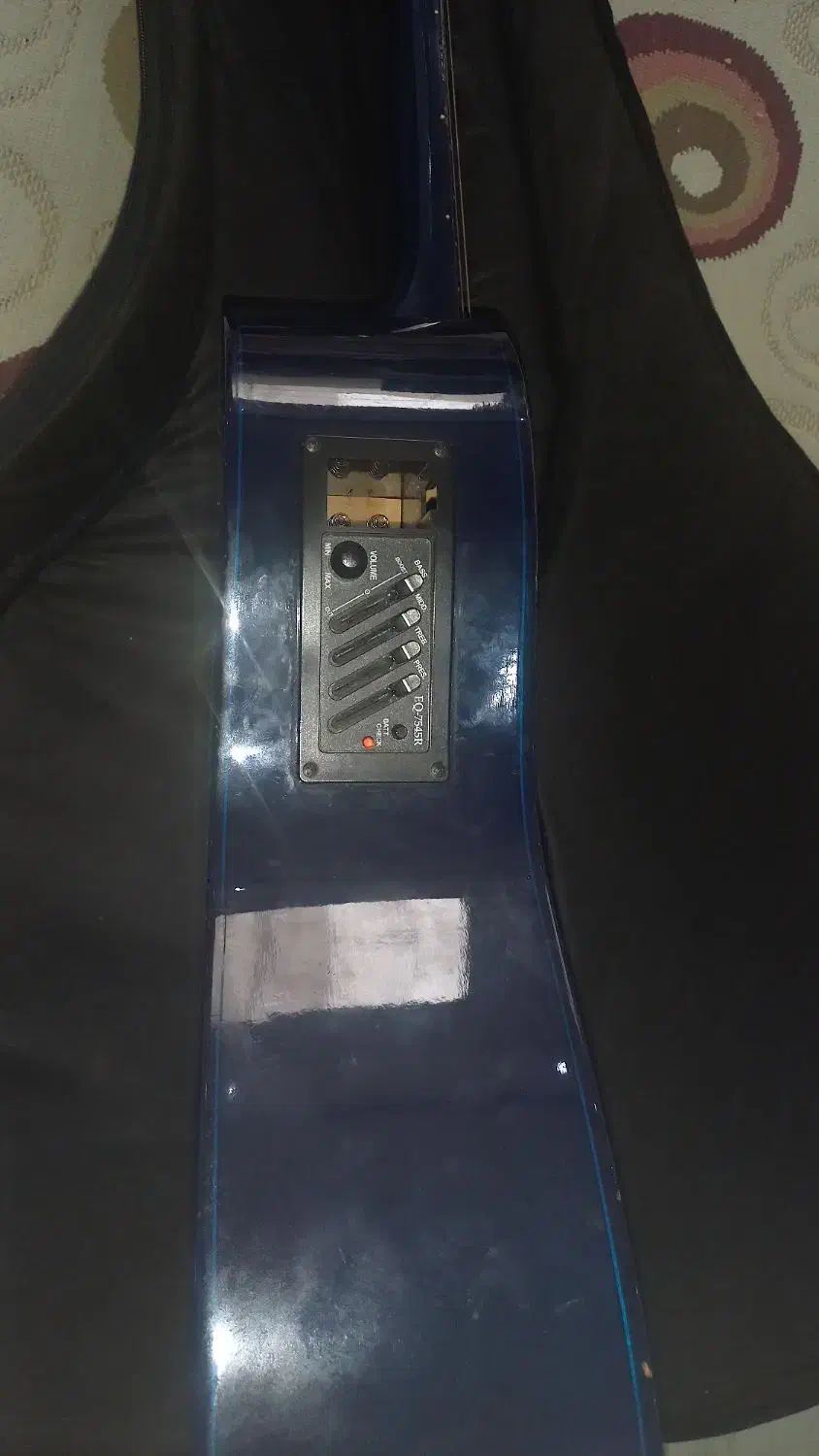 گیتار|گیتار، بیس، امپلیفایر|شیروان (خراسان), |دیوار