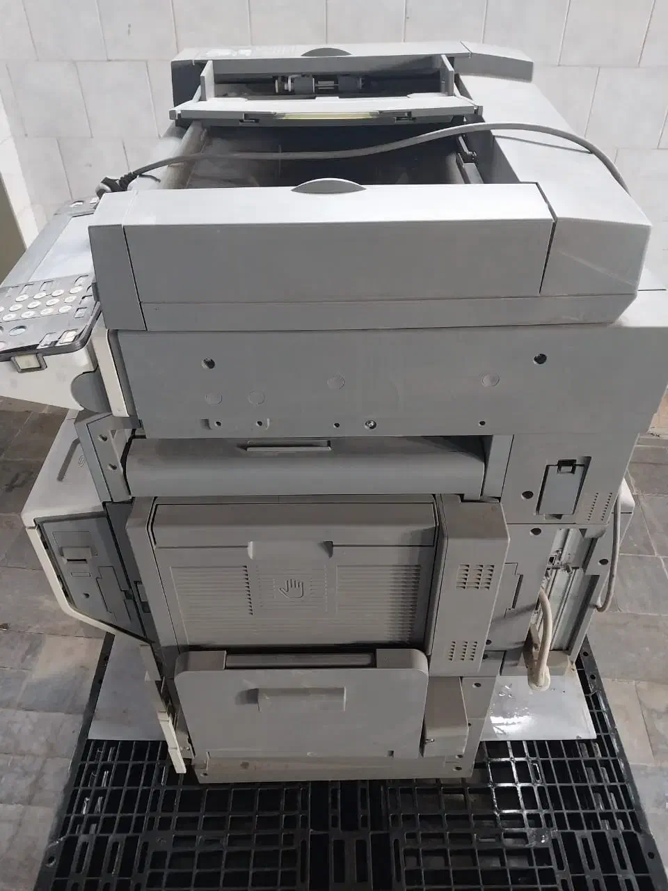 کونیکا مینولیتا c450|پرینتر، اسکنر، کپی، فکس|شاهین‌شهر, شهرک صنعتی مورچه خورت|دیوار