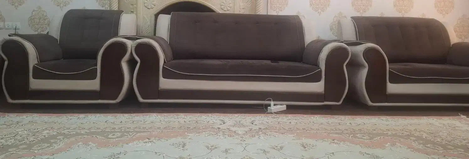 فروش مبل راحتی شیک تمیز  خانگی|مبلمان خانگی و میز عسلی|شیراز, شهرک مطهری|دیوار