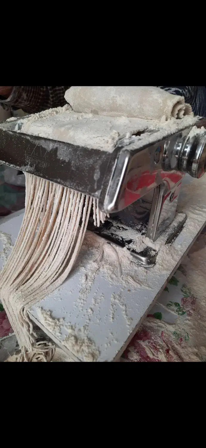 رشته خام و برشته دست ساز خانگی|خوردنی و آشامیدنی|خوی, |دیوار