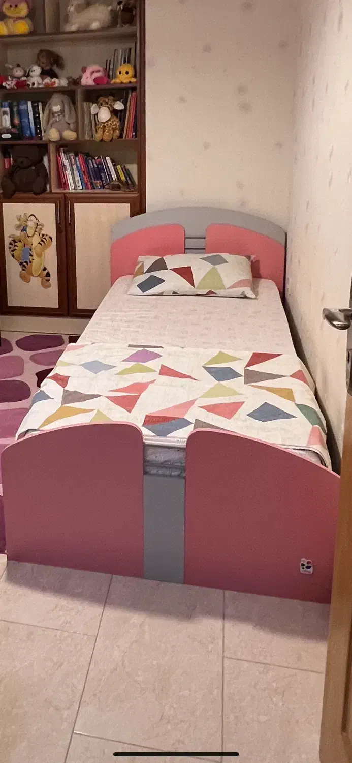 تخت و میز تحریر آپادانا و تشک تن آسا|تخت و سرویس خواب|رشت, کاکتوس|دیوار