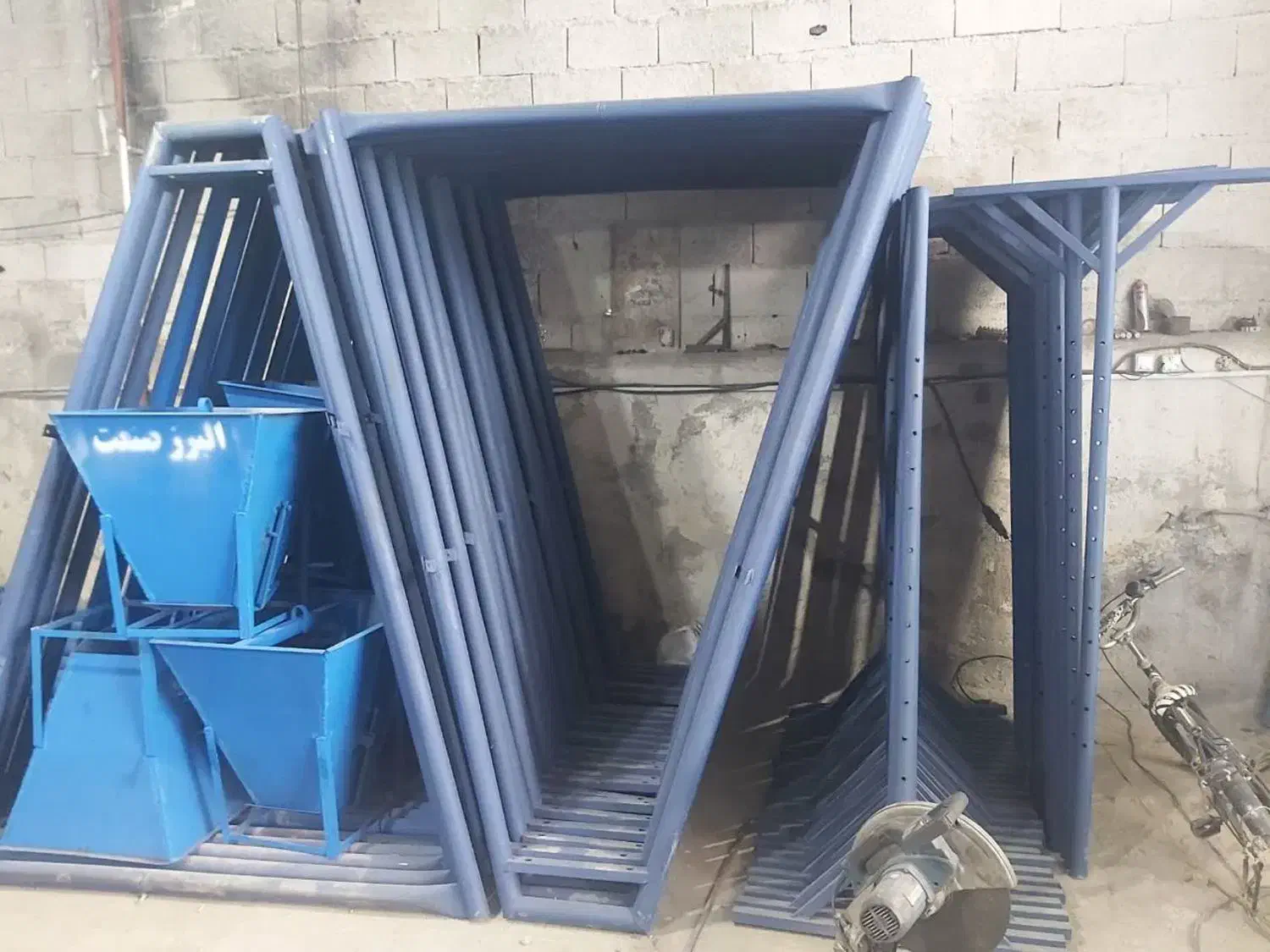 فروش‌.بتونیرtبتونرtبالابرساختمانیt|ماشین‌آلات صنعتی|تبریز, |دیوار