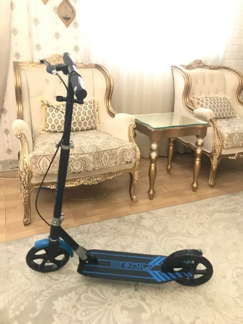 اسکوتر|دوچرخه، اسکیت، اسکوتر|رشت, فلسطین|دیوار