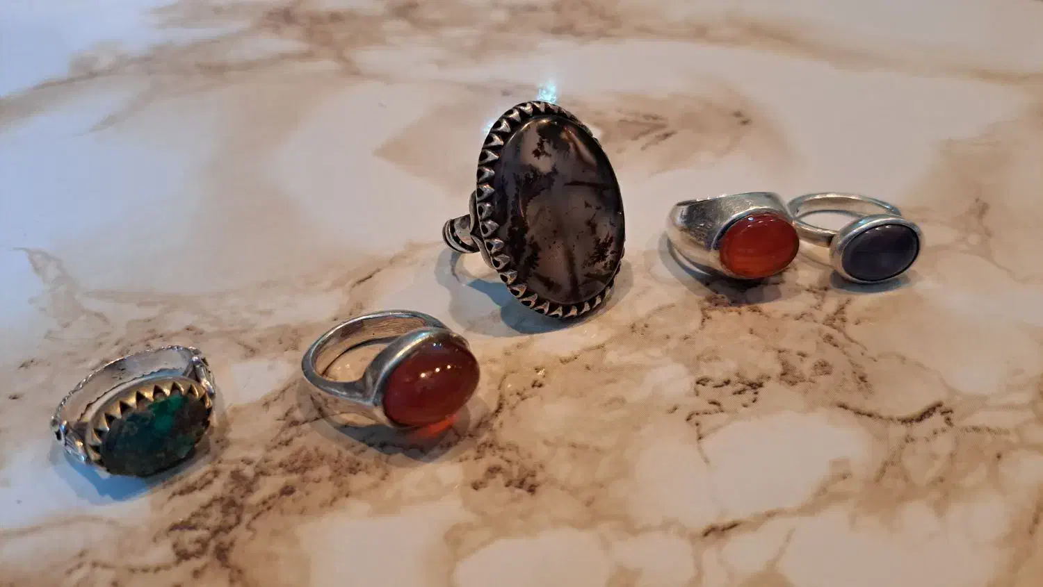 انگشتر|جواهرات|میانه, |دیوار