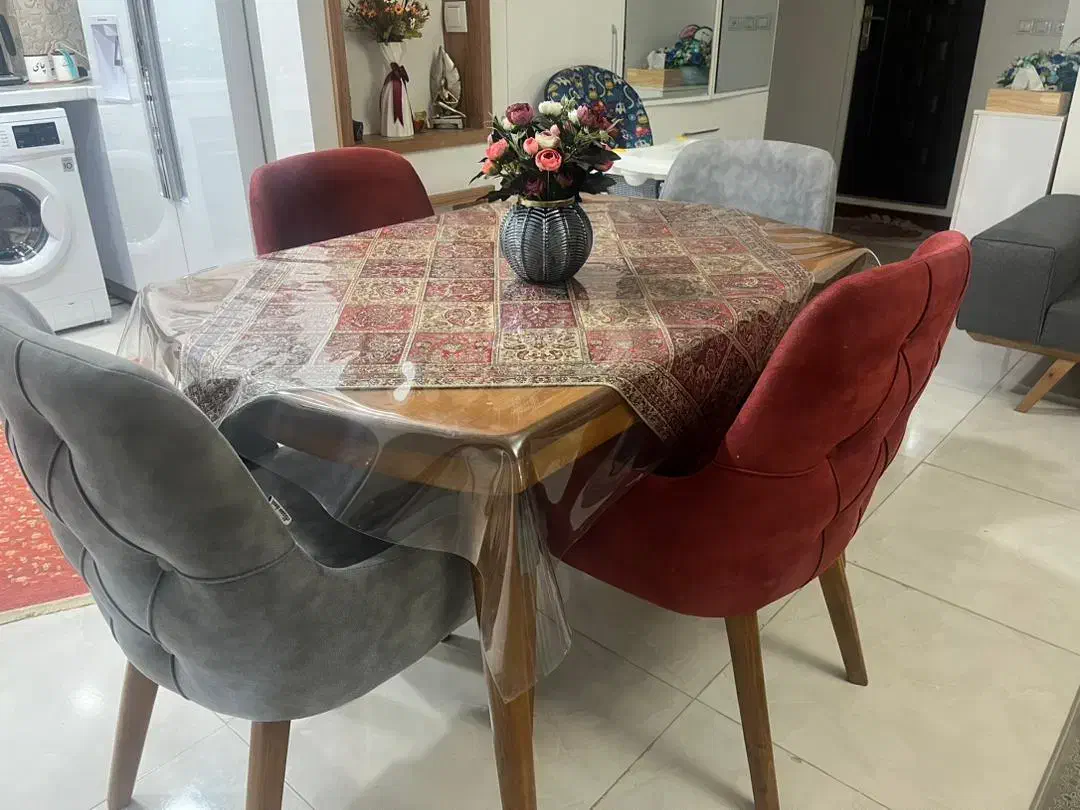 میز ناهار خوری 4نفره در حد نو چوب راش|میز و صندلی غذاخوری|شیراز, فضل‌آباد|دیوار