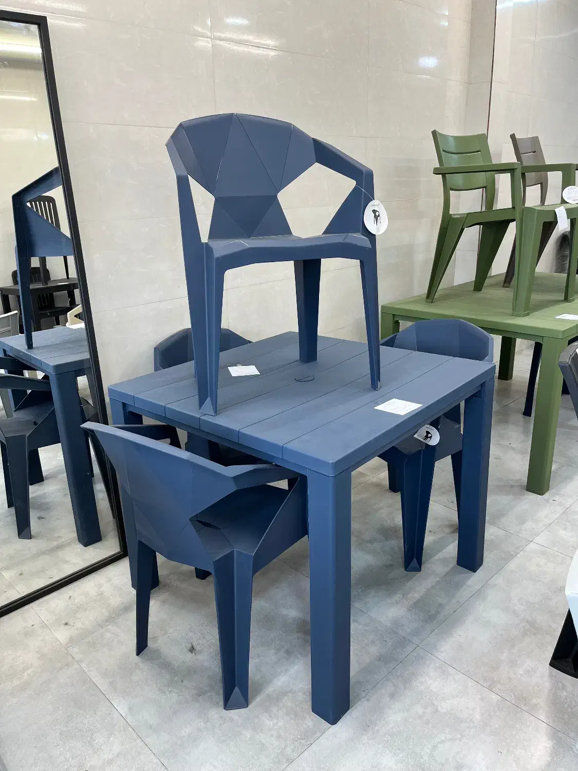 میز و صندلی پلاستیکی|میز و صندلی غذاخوری|آمل, |دیوار