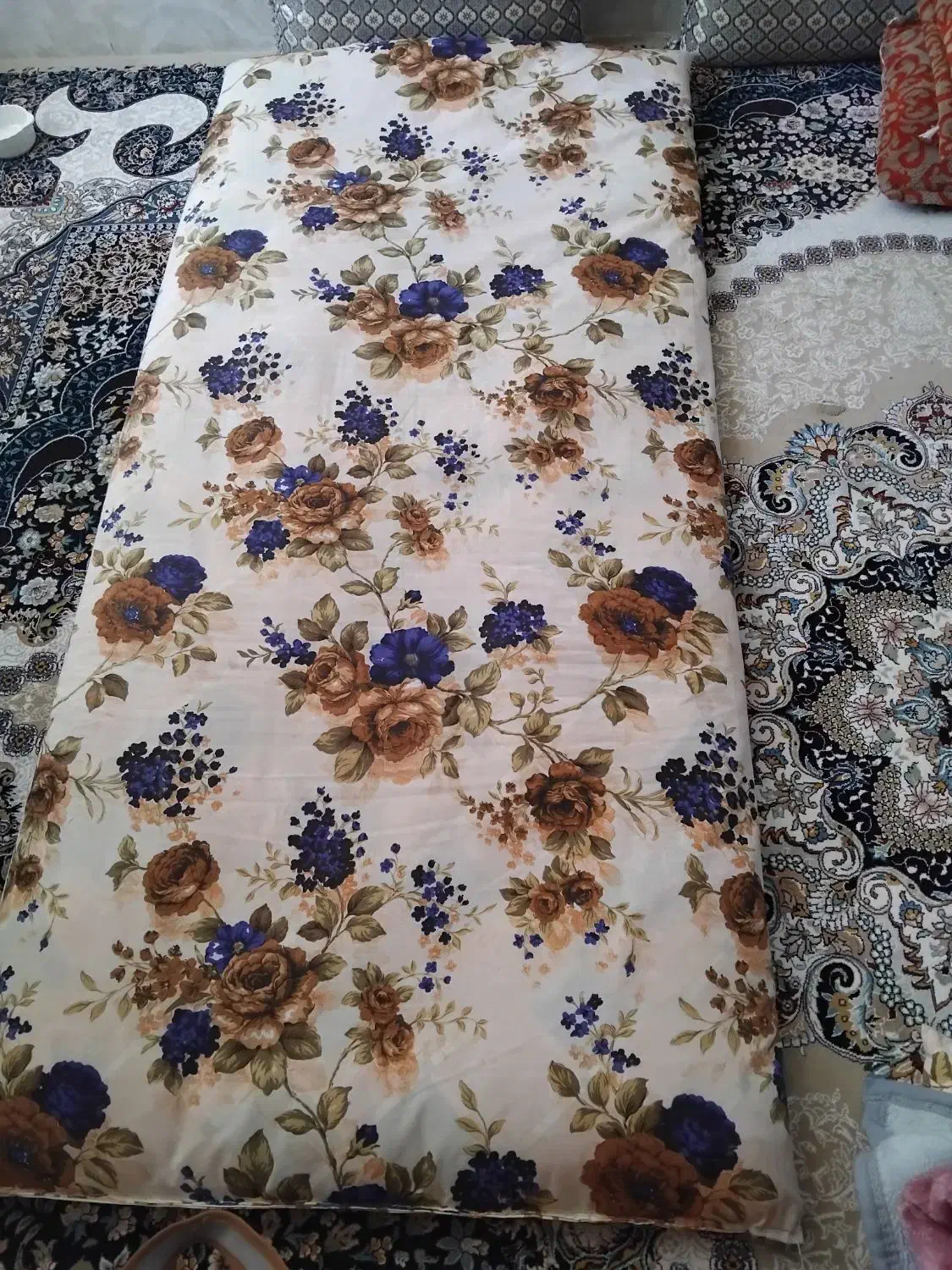 تشک نو|رختخواب، بالش، پتو|شیراز, کوشک میدان|دیوار