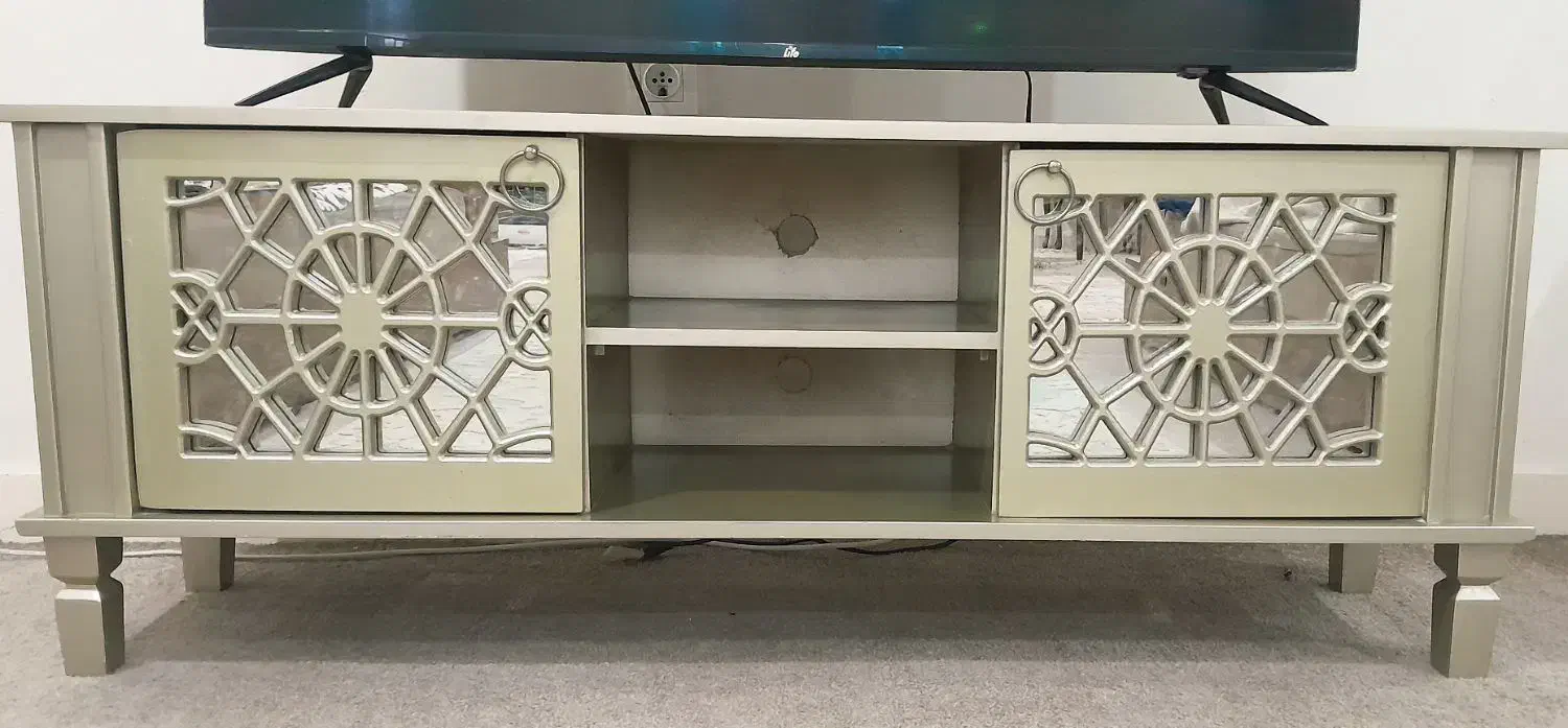 میزTV  در حد نو مبلغ ۴۰۰۰۰۰۰ تومان|میز تلویزیون|اهواز, زیتون کارگری|دیوار