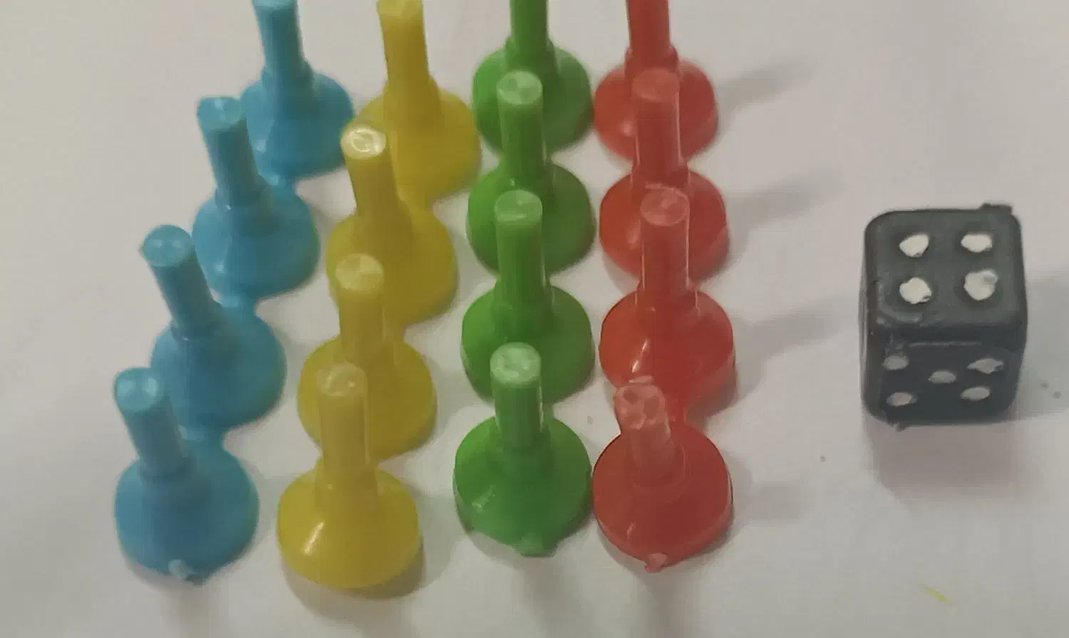 منچ وتاس|اسباببازی|مشهد, راه آهن|دیوار