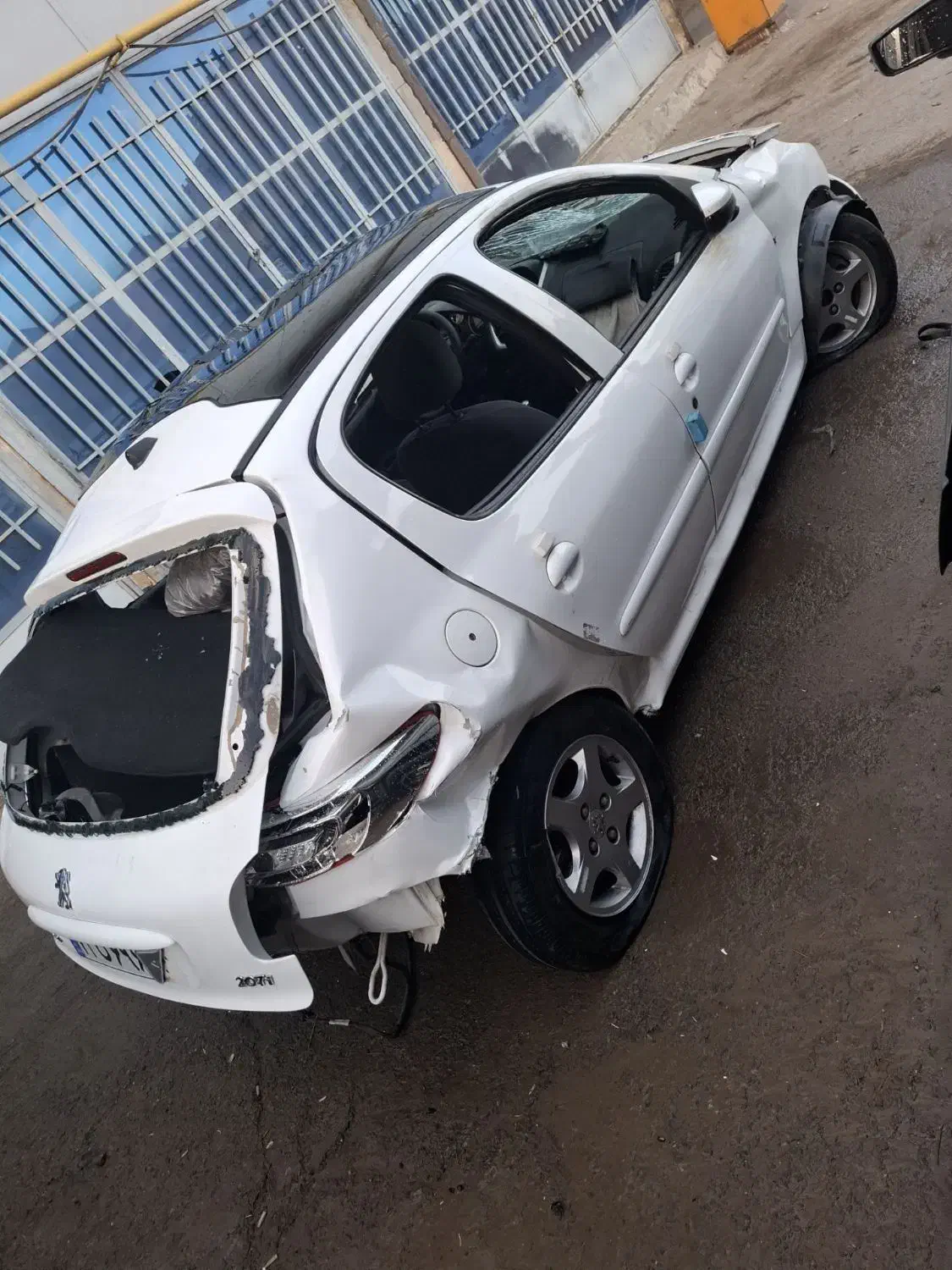 مشاوره و معاوضه نقدی ماشین تصادفی و چپی شما|خودرو سواری و وانت|کاشان, فاز ۱ ناجی آباد|دیوار