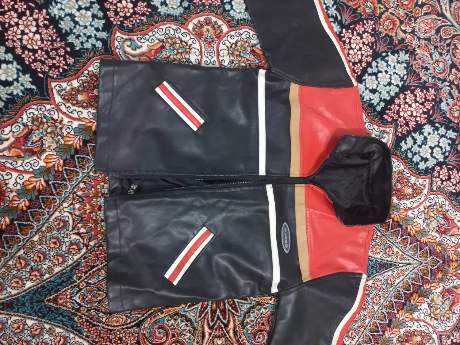 کافشن چرم و هودی لی|کفش و لباس بچه|قم, شهر قائم|دیوار