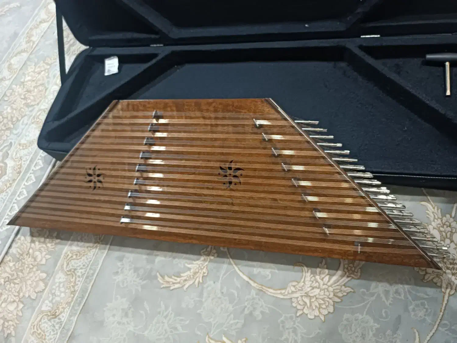 سنتور|سازهای سنتی|خرمآباد, |دیوار