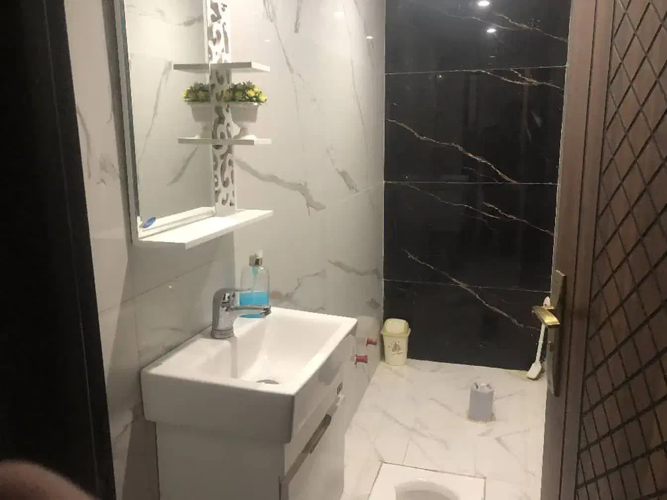 باغ ویلای استخر آبگرم در نزدیکی اصفهان . زردنجان|اجارهٔ کوتاهمدت ویلا و باغ|اصفهان, سرشبادران|دیوار