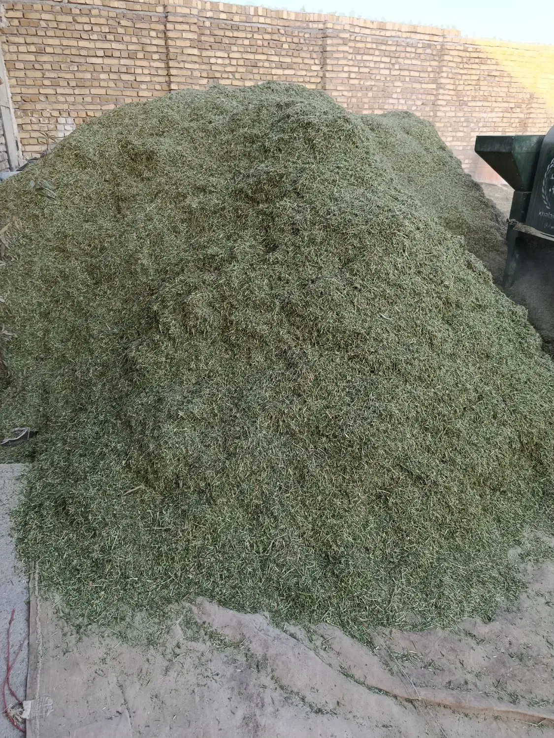 یونجه خورد شده و پرس|حیوانات مزرعه|کوهین, |دیوار