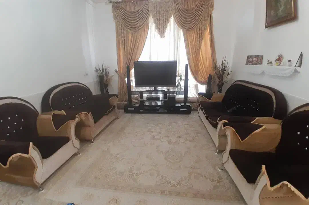 مبل ۷ نفره روکش مخمل و میز تلوزیون|مبلمان خانگی و میز عسلی|شیراز, ریاستی|دیوار