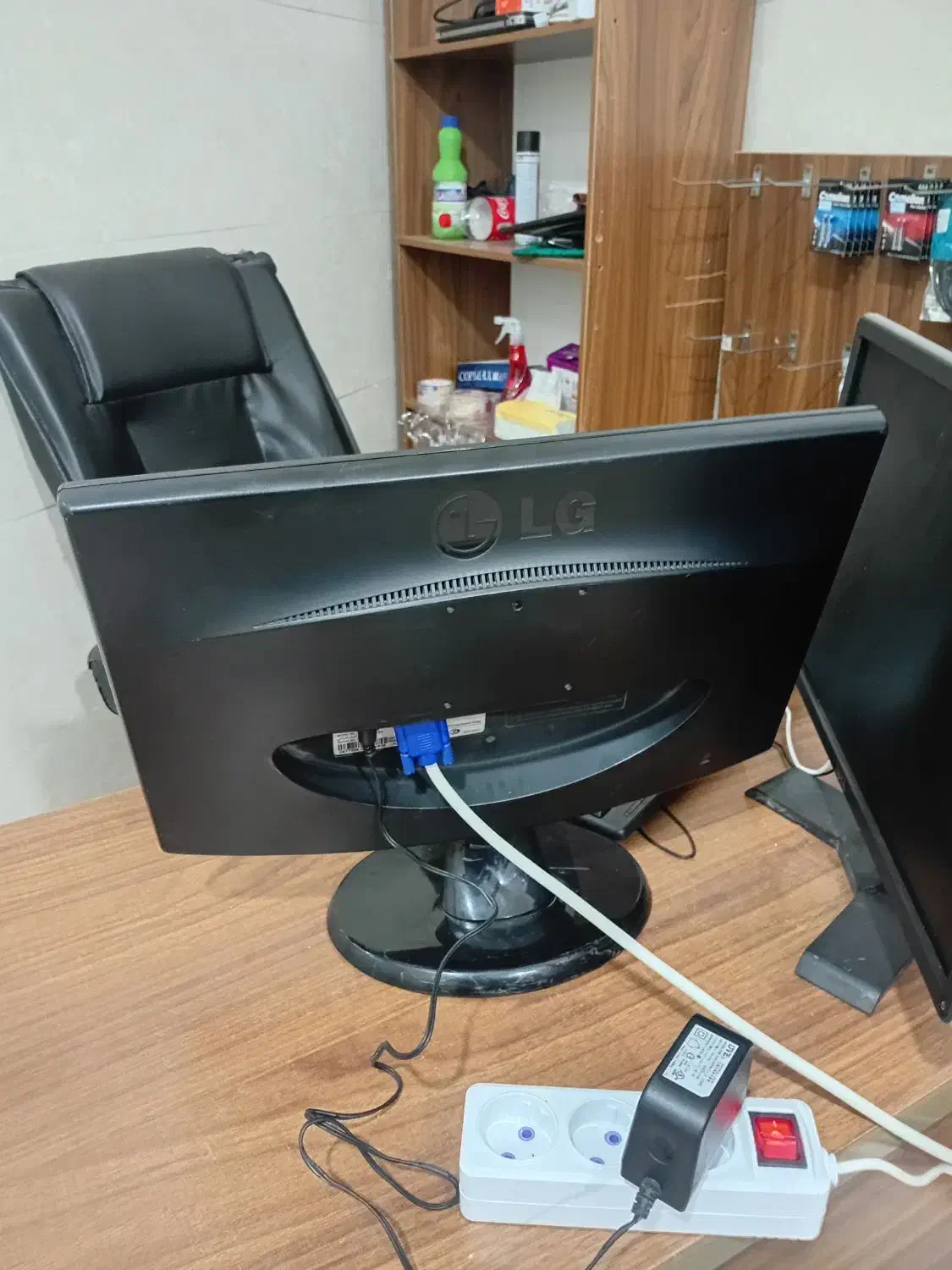 مانیتور 19 اینچ LED برند LG مناسب دوربین مداربسته|قطعات و لوازم جانبی رایانه|بابل, |دیوار