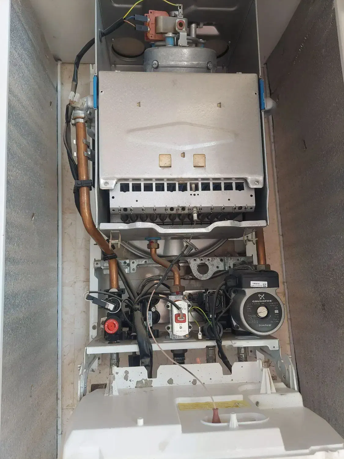 تعمیرات تخصصی پکیج دیواری ، گرمکن ،بخاری|آبگرمکن، پکیج، شوفاژ|کوهدشت, |دیوار