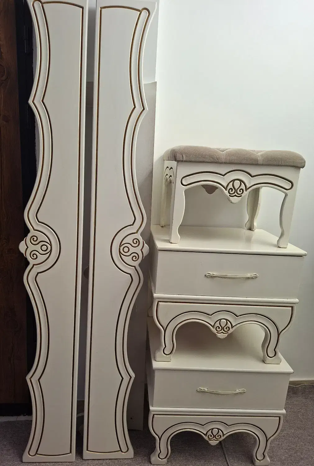 سرویس تخت خواب|تخت و سرویس خواب|میانه, |دیوار