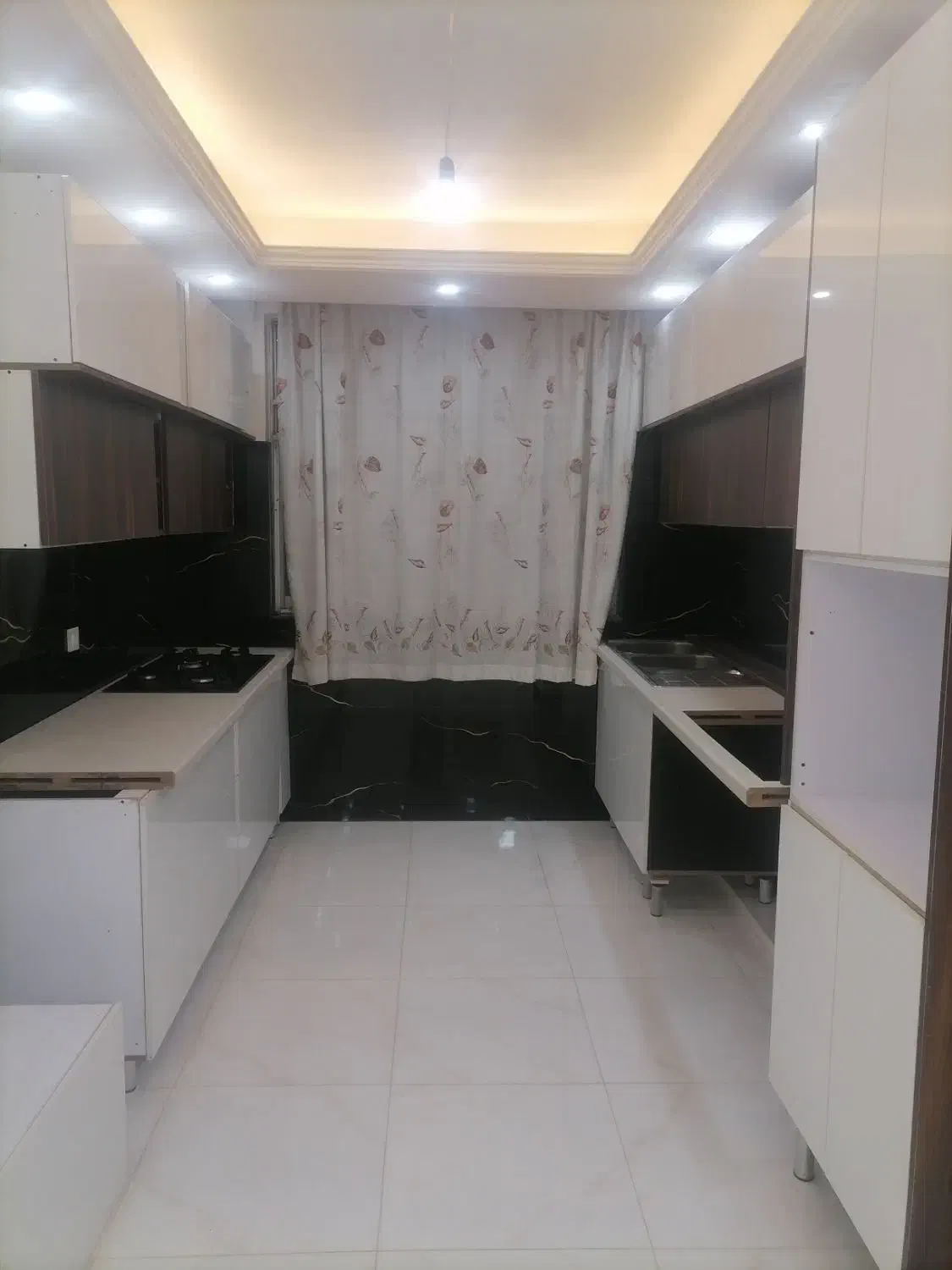 اجاره55متری تکواحدی طبقه اول باتراس6متری اختصاصی